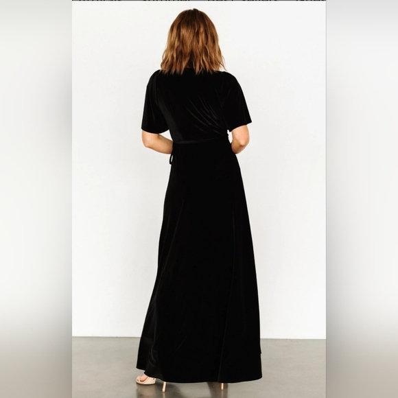 NWOT Baltic Born Katelyn Velvet Maxi Wrap Dress Size Medium - Picture 2 of 10